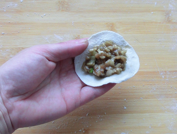 茄子馅水饺步骤7