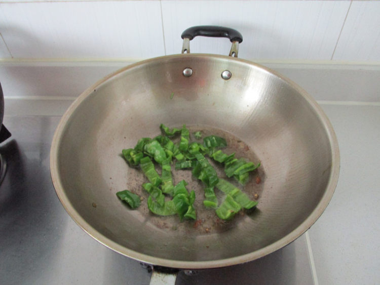 蒜子肉末茄子煲步骤5