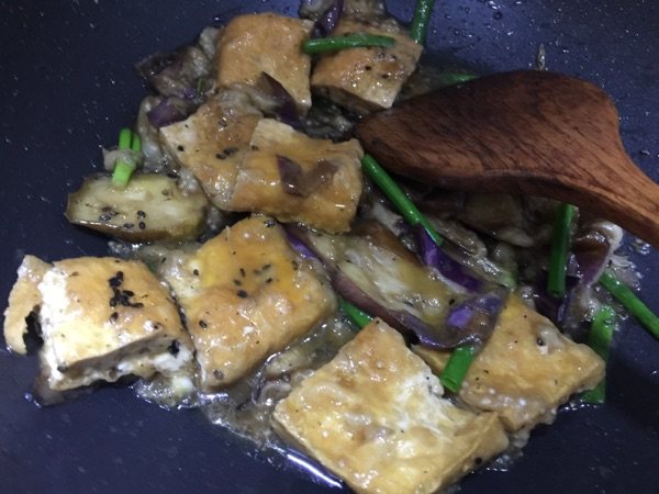 茄子炒豆干步骤5