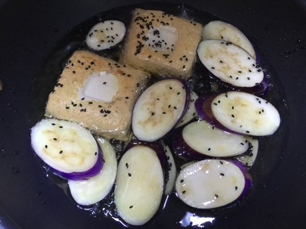 茄子炒豆干步骤2