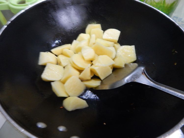 蚝油土豆烧茄子步骤7