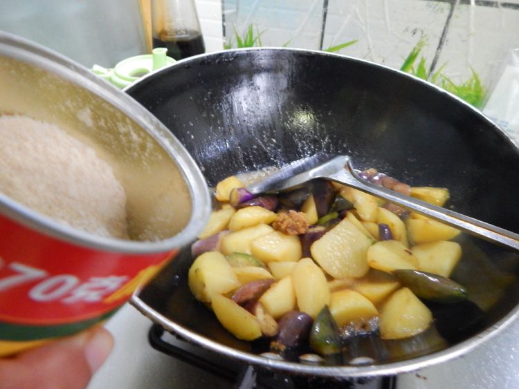蚝油土豆烧茄子步骤13