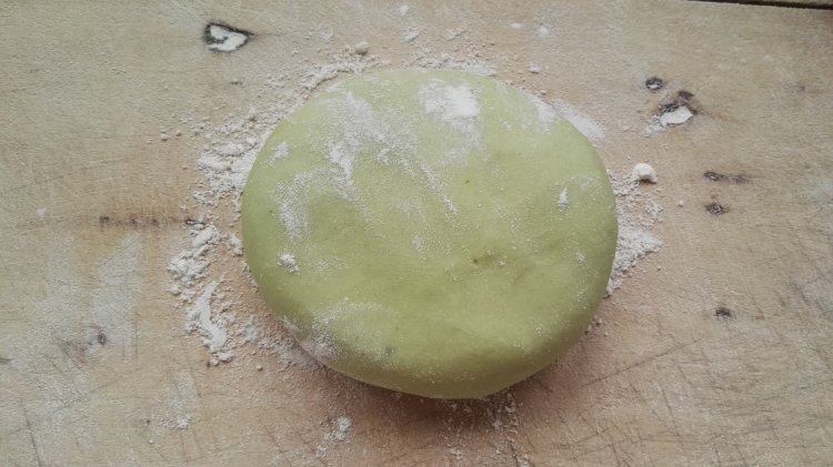 酸汤煎茄子彩色手擀面步骤2