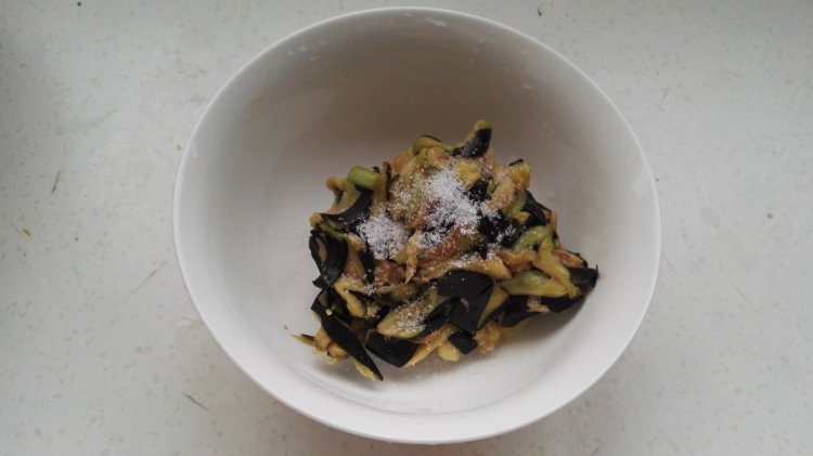 酸汤煎茄子彩色手擀面步骤9