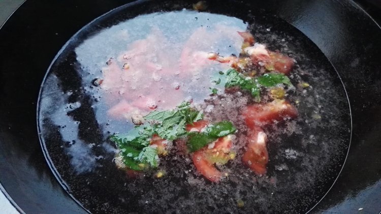 酸汤煎茄子彩色手擀面步骤12