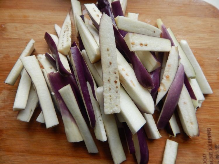 豆角辣烧茄子步骤2