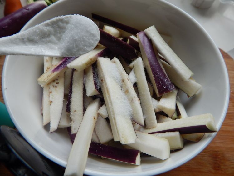 豆角辣烧茄子步骤3