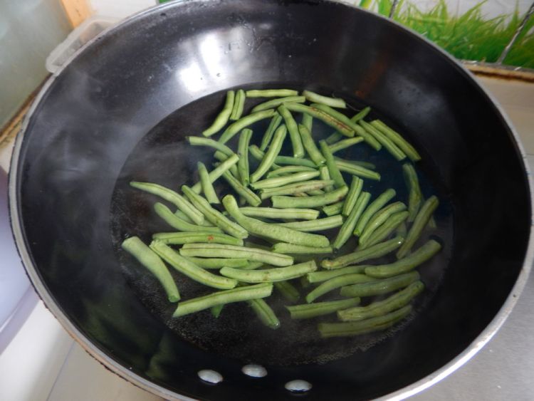 豆角辣烧茄子步骤5