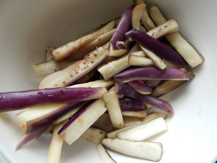 豆角辣烧茄子步骤9