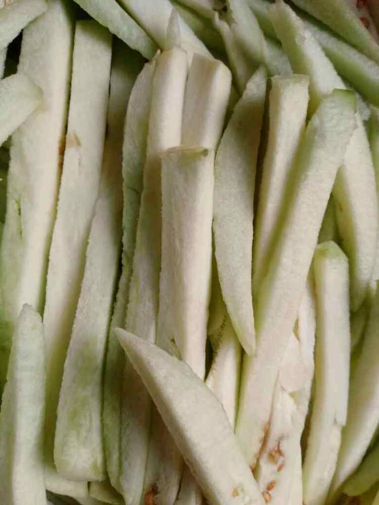 私人秘制鱼香茄子步骤1