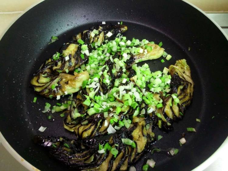 干煎茄子步骤9