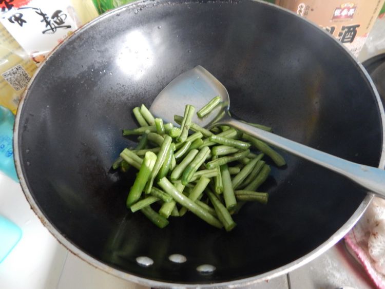 茄子豆角烧粉条步骤2