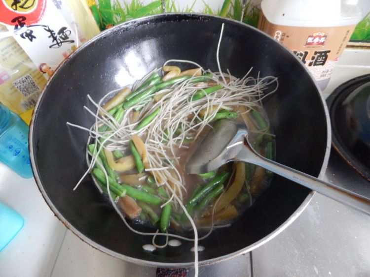 茄子豆角烧粉条步骤10