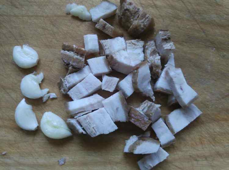 烧肉炒茄子步骤2