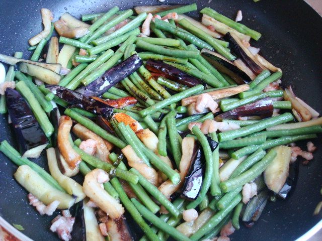 肉末炒茄子豇豆＃新鲜步骤10