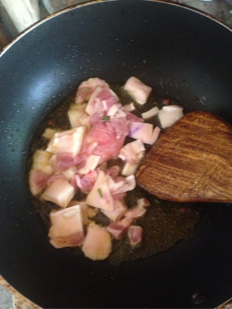 茄子炒肉片步骤3