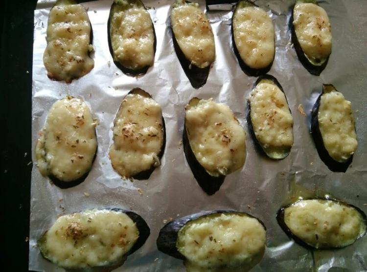 蒜香奶酪烤茄子步骤7