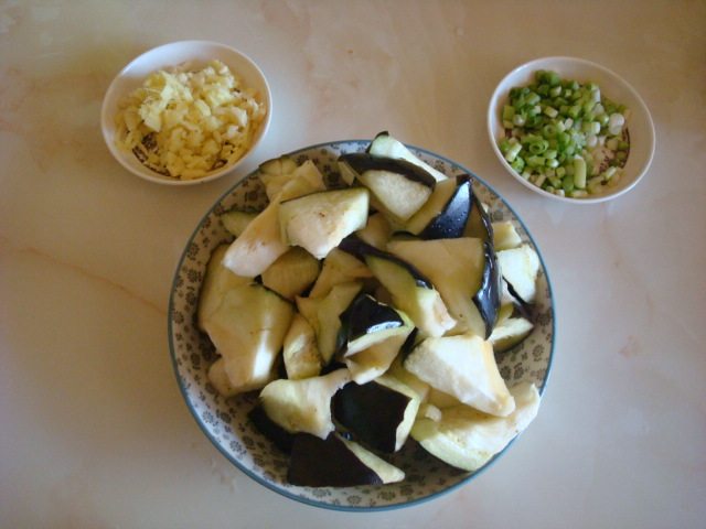 油焖茄子#多效护理一步骤1