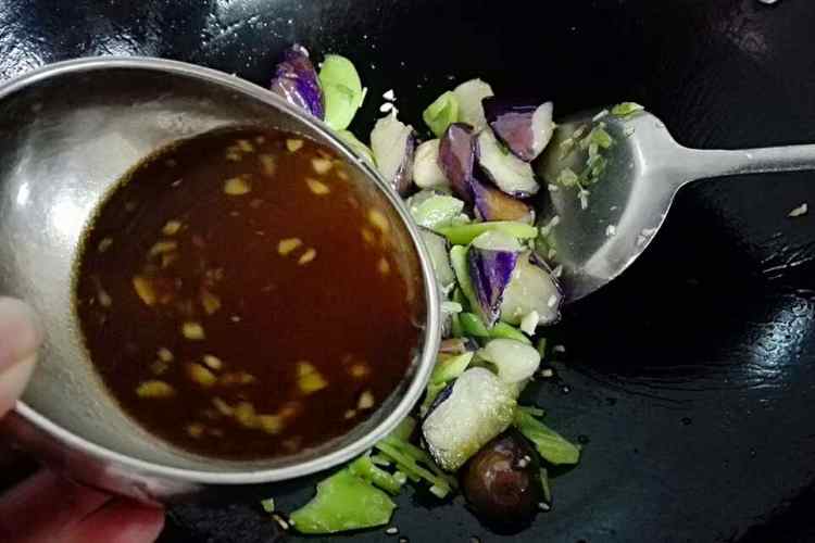 家常红烧茄子步骤7