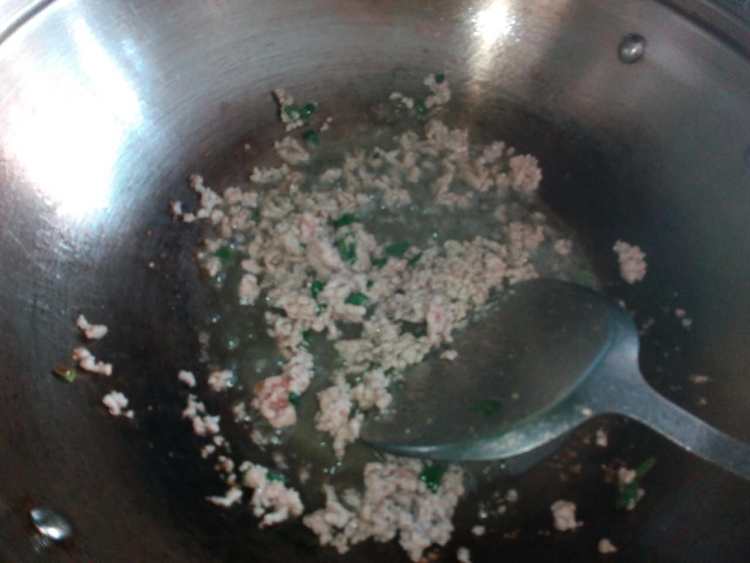 肉末酱香茄子条步骤6