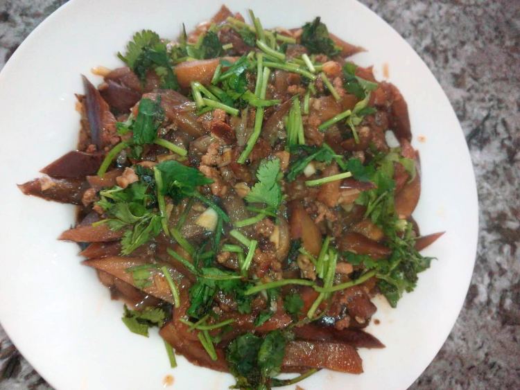 肉末酱香茄子条步骤8