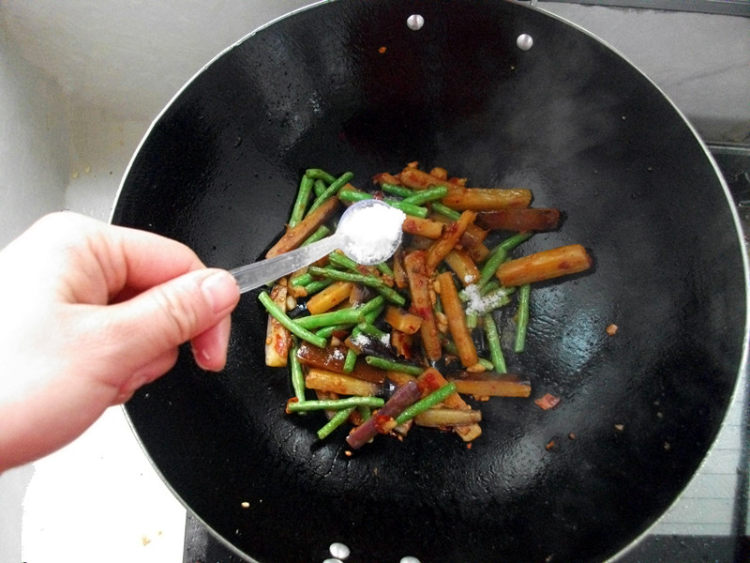 长豆角烧茄子步骤8