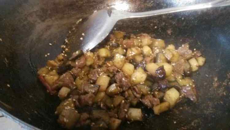 孜然羊肉茄子土豆块步骤10