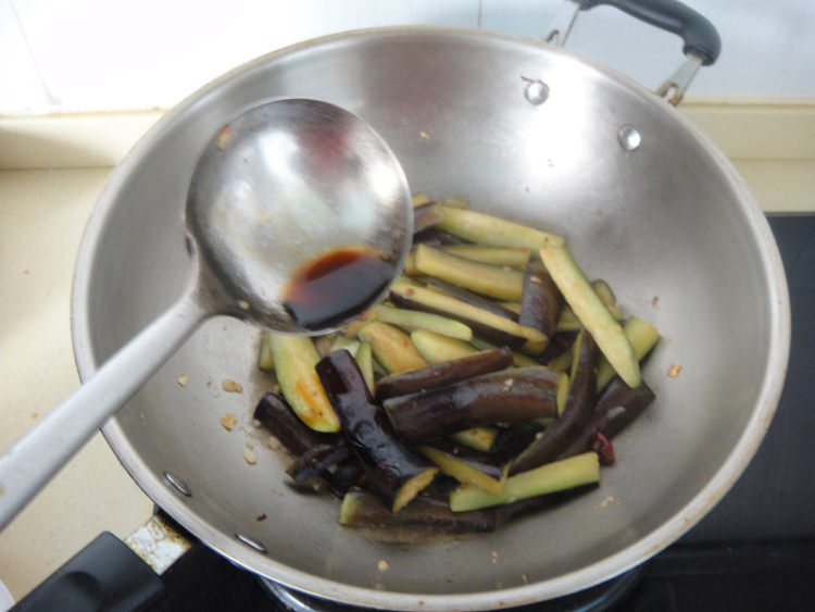 黑椒茄条步骤6