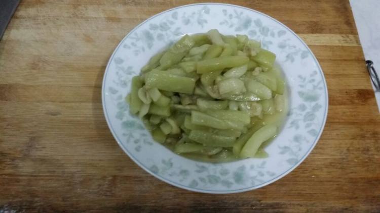 甜面酱炒茄条步骤6