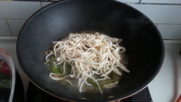 豆角茄子闷面步骤9