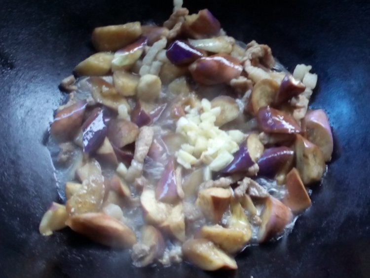 肉丝炒茄子步骤8