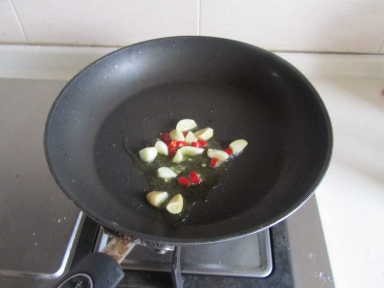 香菇肉酱茄子煲步骤3
