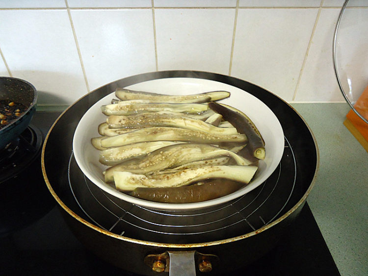 XO酱蒜蓉豆豉蒸茄子步骤8