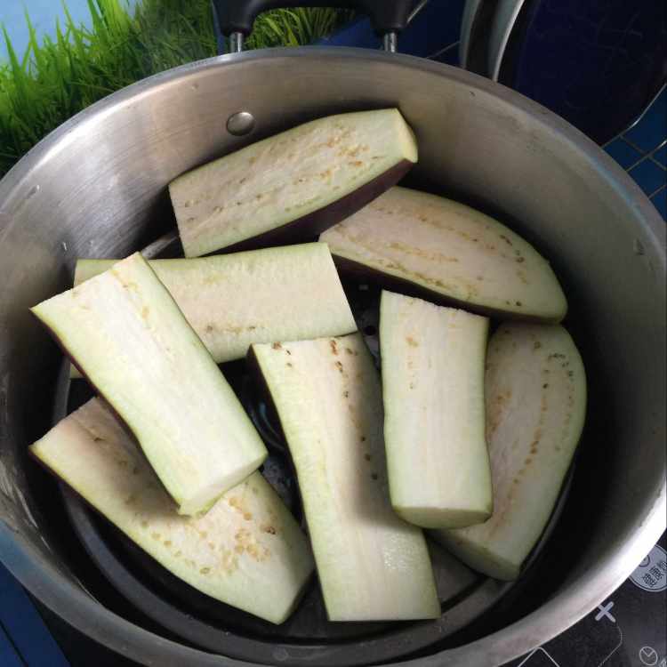 凉拌肉末茄子步骤2