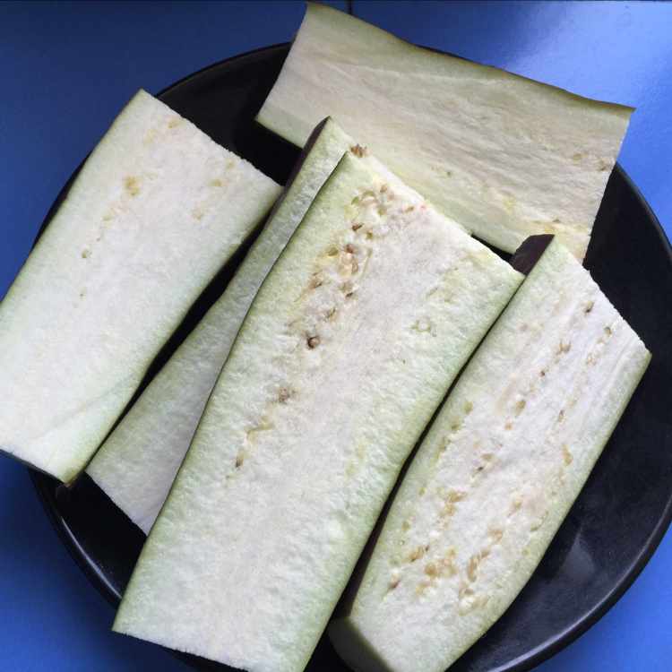 凉拌肉末茄子步骤1