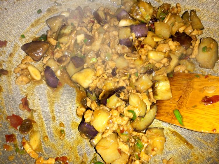肉丁茄子步骤12