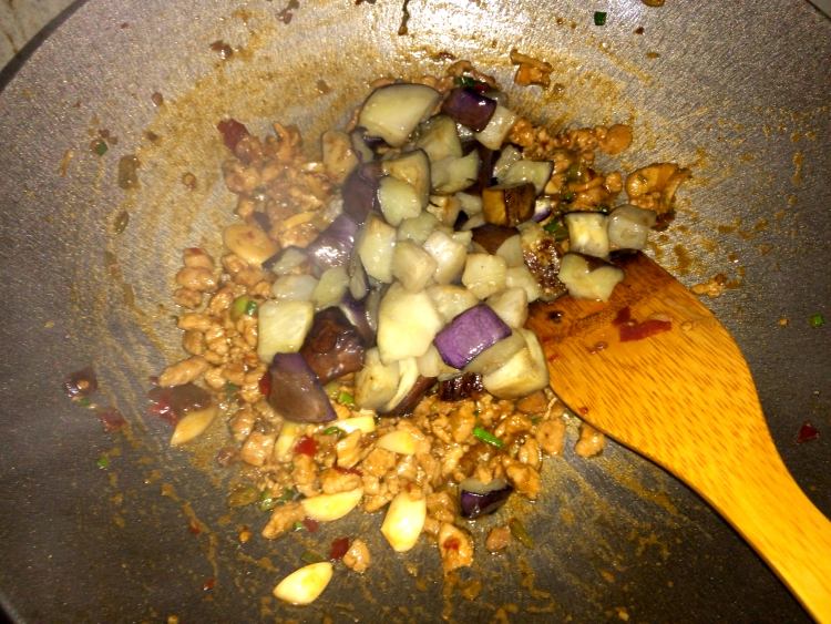 肉丁茄子步骤11