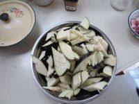 肉沫炒茄子步骤1