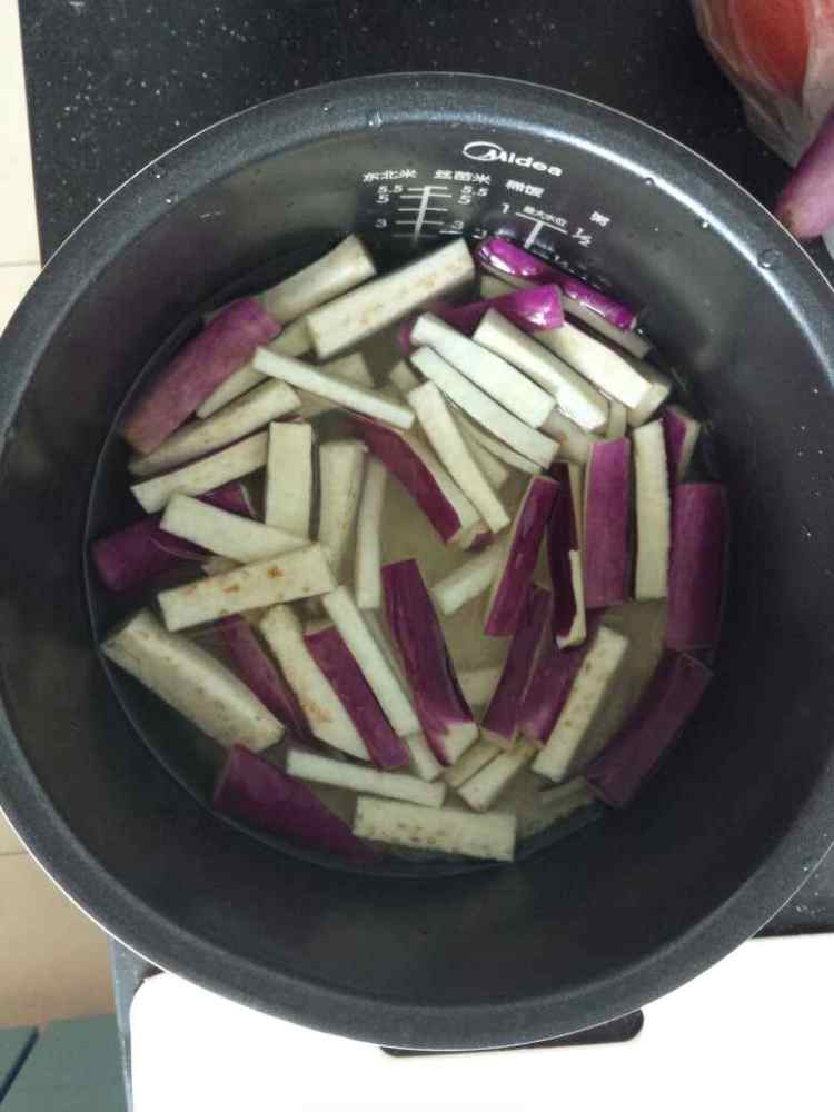 朝鲜特色：糯米茄子饭步骤1