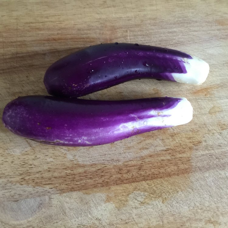 香煎茄子步骤1