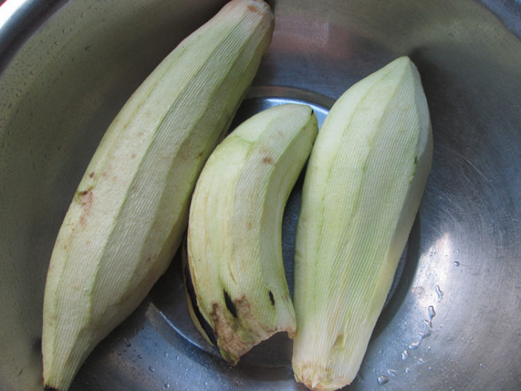 糖醋脆皮茄条步骤1