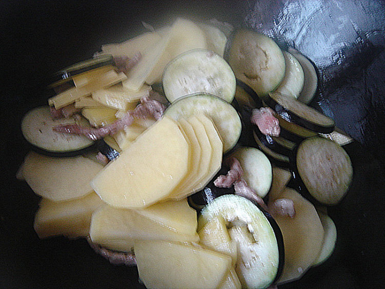 蔬菜小炒肉步骤3