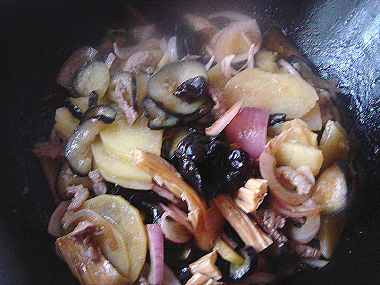 蔬菜小炒肉步骤5