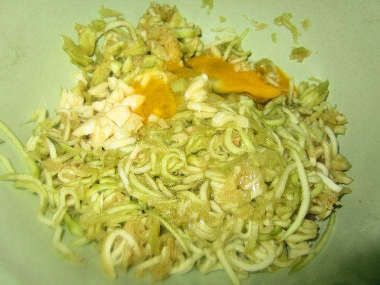 蒜香茄子饼步骤4