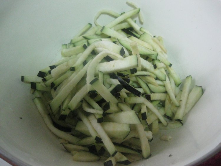 茄子鸡蛋饺子步骤3