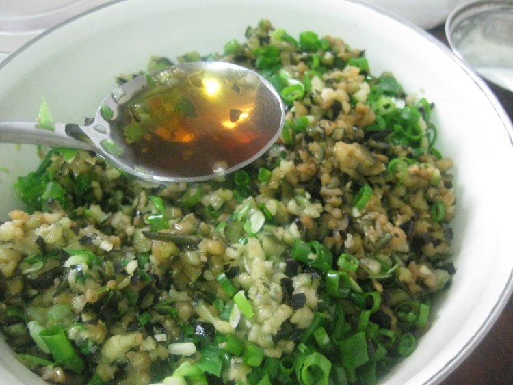 茄子鸡蛋饺子步骤6