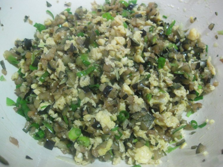 茄子鸡蛋饺子步骤7