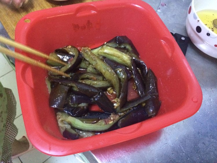 凉拌酸辣茄子步骤4