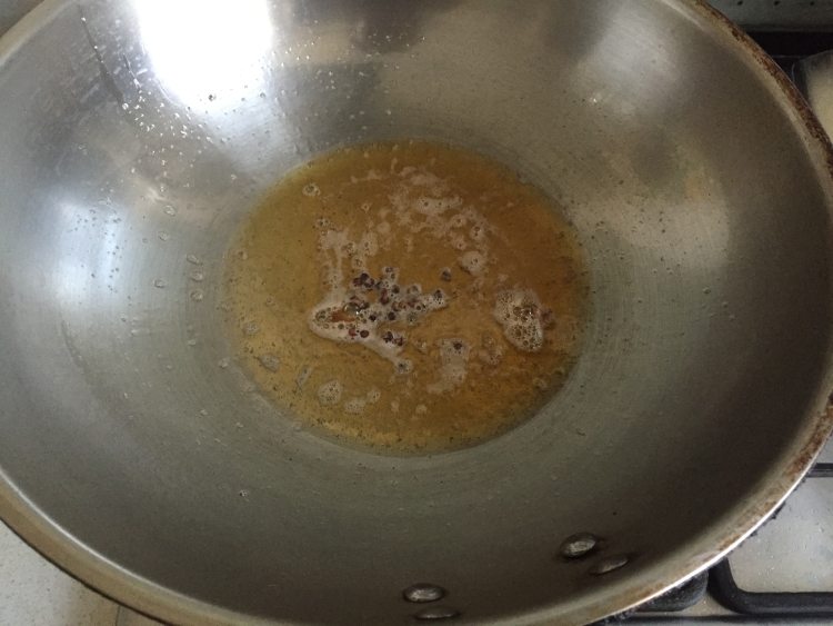 火腿肠肉丝炒茄子步骤4