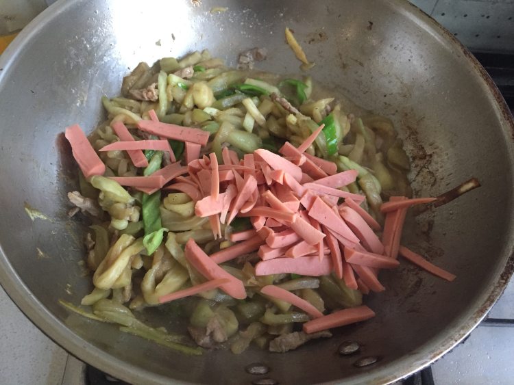 火腿肠肉丝炒茄子步骤12